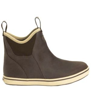 Women’s Leather Xtratuf size 9